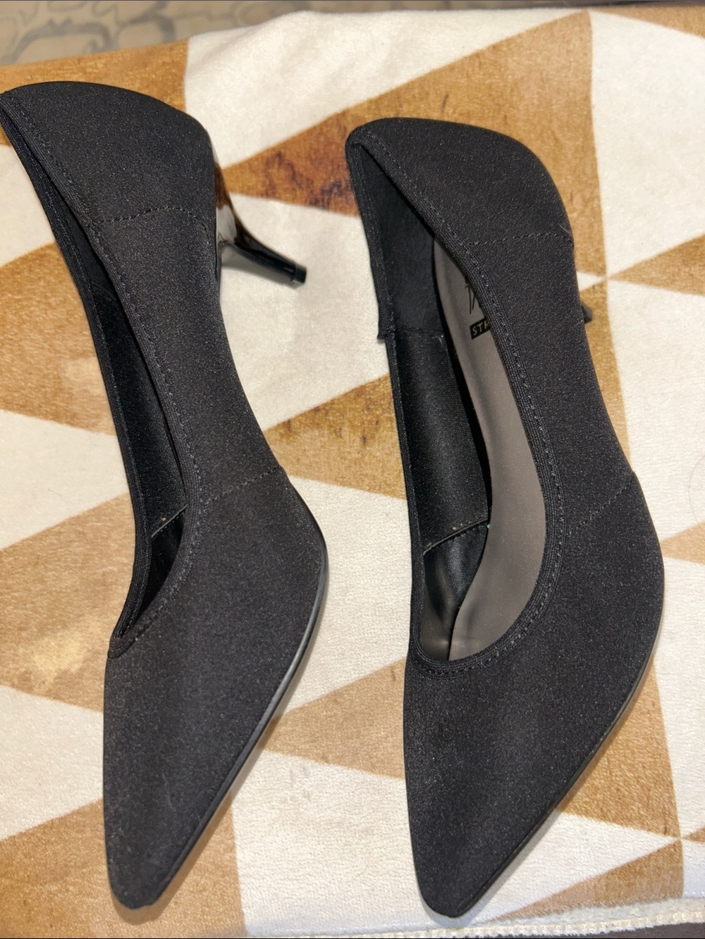 Impo Black Pointed-Toe Kitten Heel Pumps 8.5 NWOB